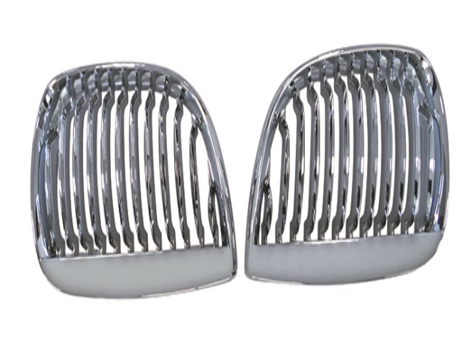 E87 05- 06 GRILLE CHROMED